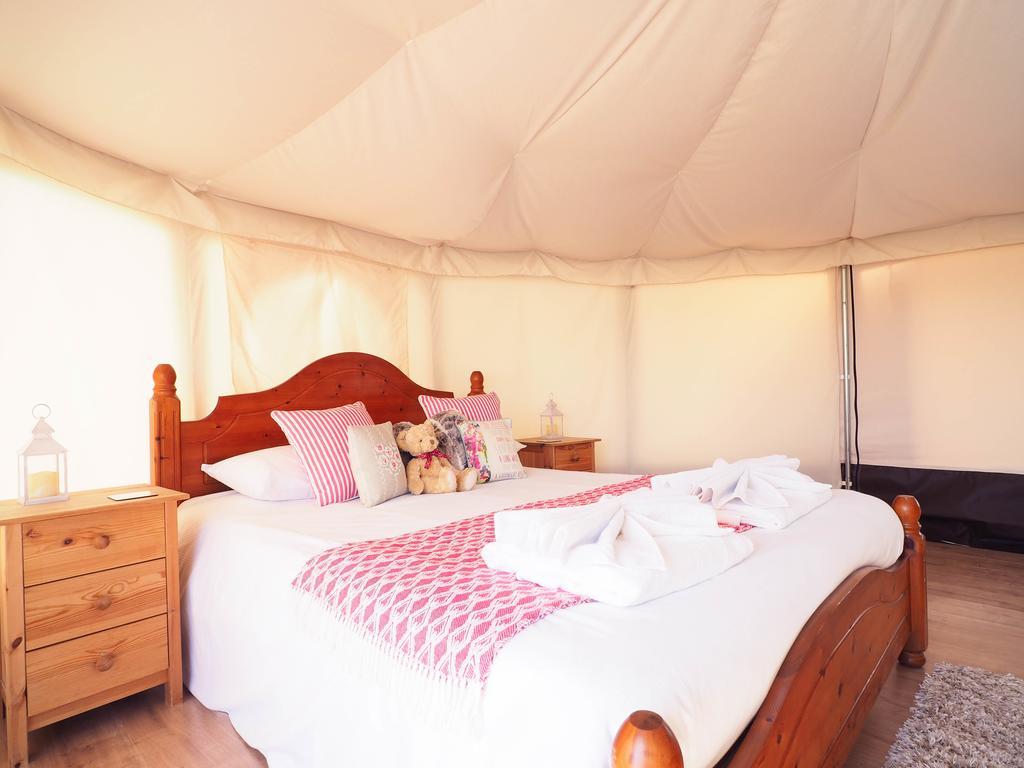 Отель Old Dairy Farm Glamping Эмсворт Экстерьер фото